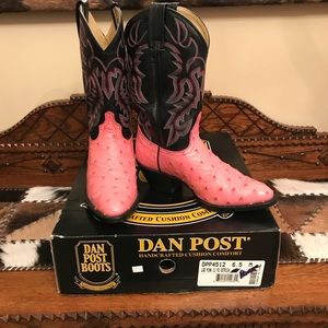 VINTAGE JUST LIKE NEW DAN POST OSTRICH BOOTS